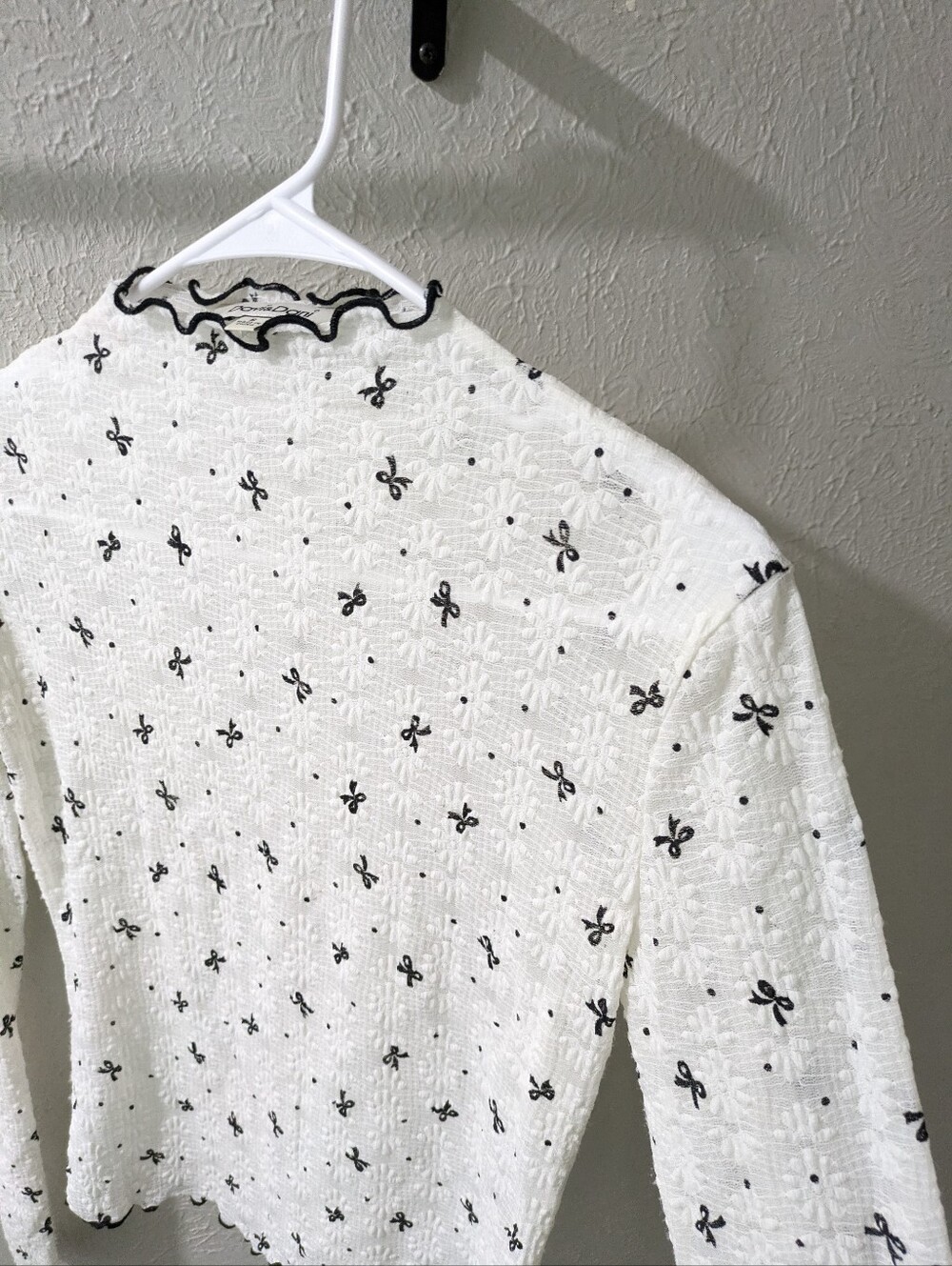 DAVI & DANI White Lace Long-Sleeve Mesh Top with Black Embroidered Bows